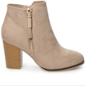 Apt. 9 Timezone Beige Boots